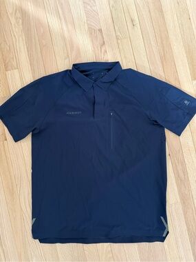 NWOT Mammut Men’s Navy Short-Sleeve Tech Polo with Zip Chest Pocket